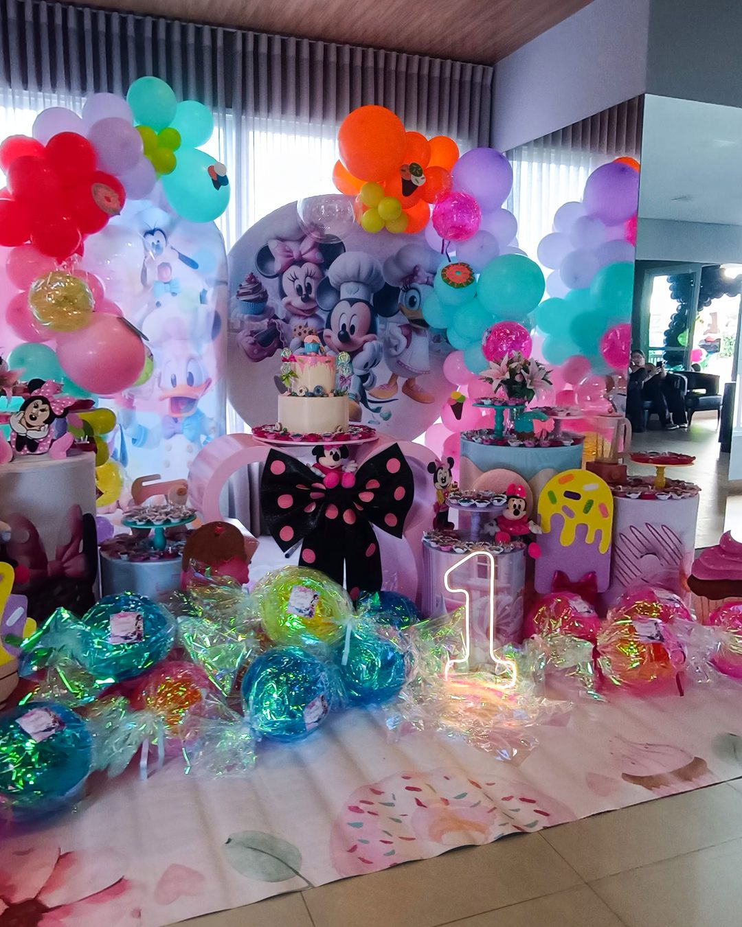 Decoração festa infantil Doceria da Minnie em Cuiabá — Mimos da Vivi